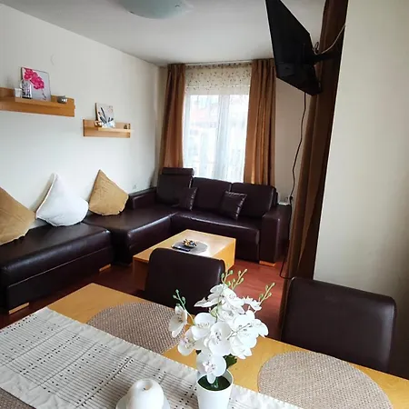 Danik Garden Apartman