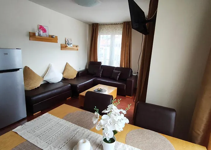 Danik Garden Apartman